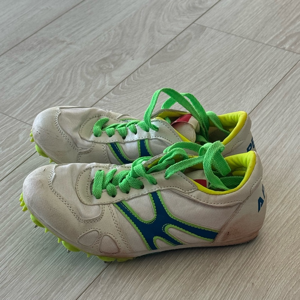 Apex Kids Sneakers with Green and Blue Highlights